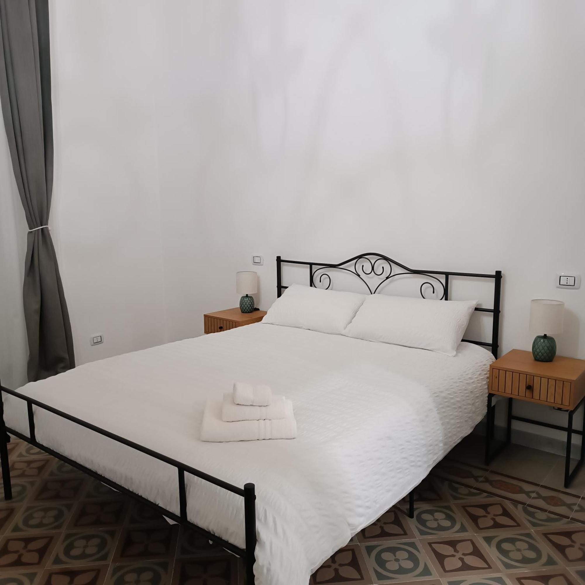 Hotel Dimora Tarantina Taranto Esterno foto