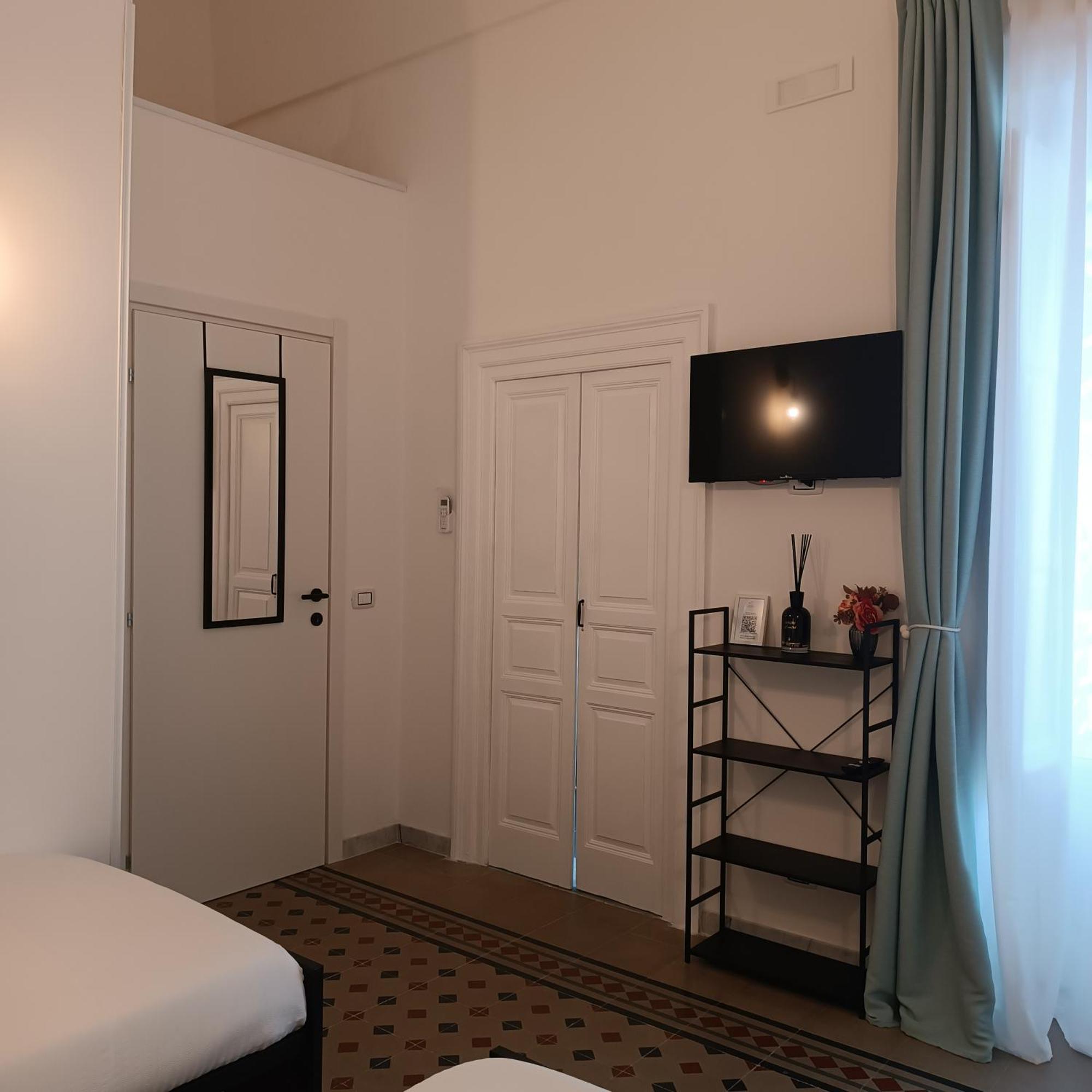 Hotel Dimora Tarantina Taranto Esterno foto